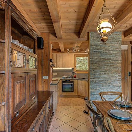 Chalet Blackbushe - Traditional Chalet - Alpes Travel - Sleeps 4-6 Les Houches Eksteriør bilde