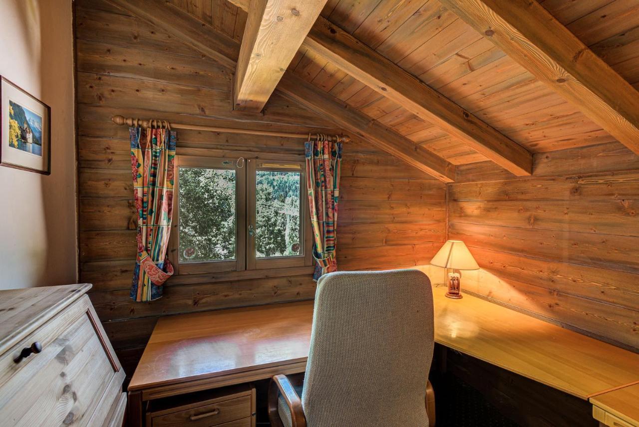 Chalet Blackbushe - Traditional Chalet - Alpes Travel - Sleeps 4-6 Les Houches Eksteriør bilde